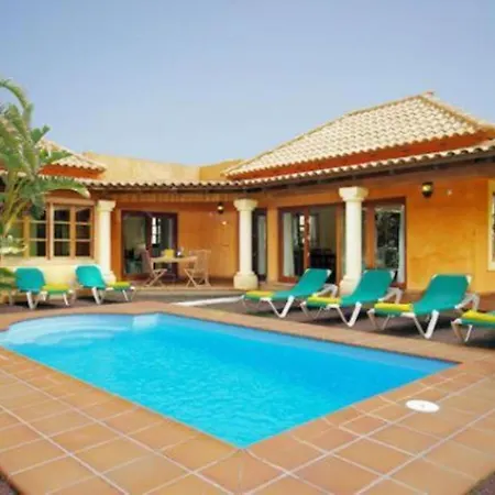 With Hydromassage Tub, Private Pool, Barbecue In Corralejo
