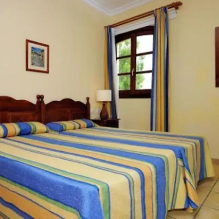With Hydromassage Tub, Private Pool, Barbecue In Villa *