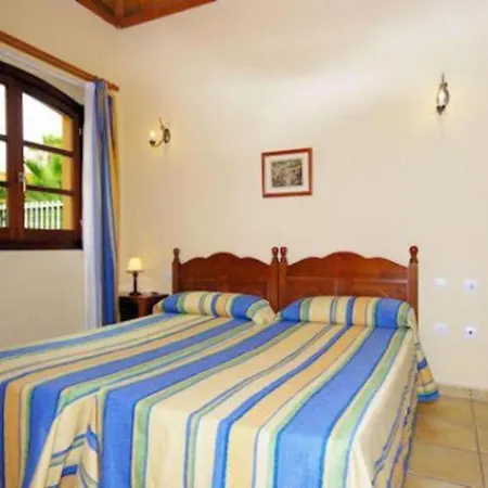 Villa With Hydromassage Tub, Private Pool, Barbecue In