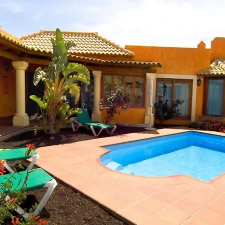 Villa With Hydromassage Tub, Private Pool, Barbecue In *