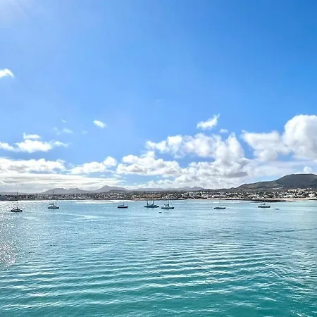 With Hydromassage Tub, Private Pool, Barbecue In Villa Corralejo
